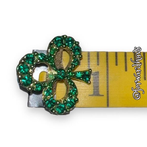 Bundle Sale 3 for $15 | Gold Tone Three-Leaf Clover Brooch - Picture 7 of 8